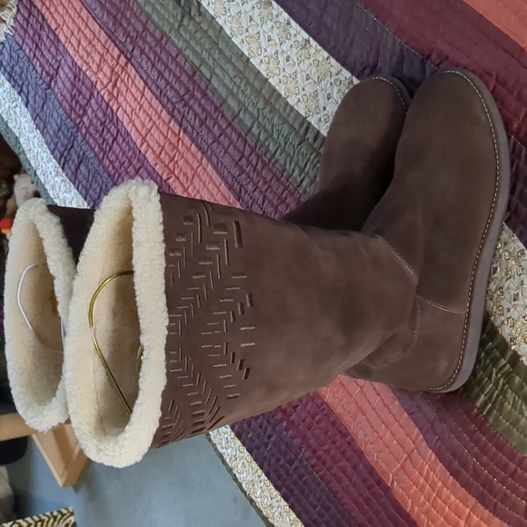 COLE HAAN* waterproof brown suede shearling tall winter boots size 7 rubber sole - Picture 3 of 17